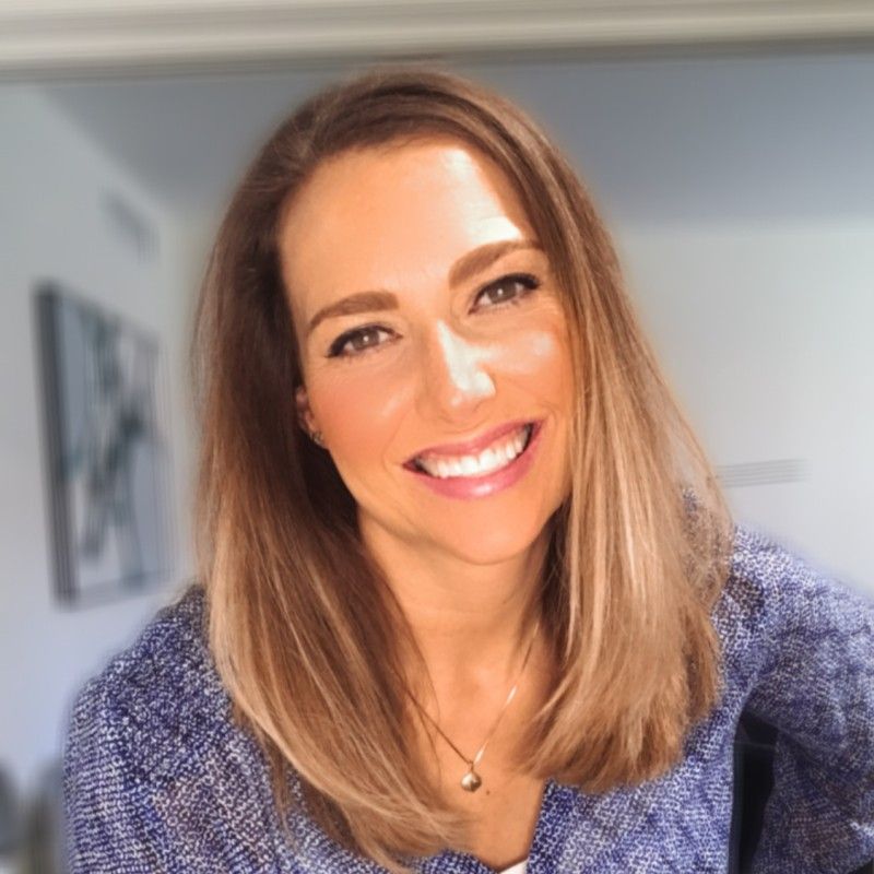 Portrait of Holly Anagnostopoulos